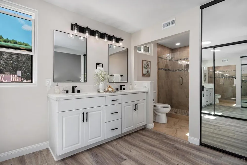 1355 Sun Valley Road Solana Beach, CA 92075