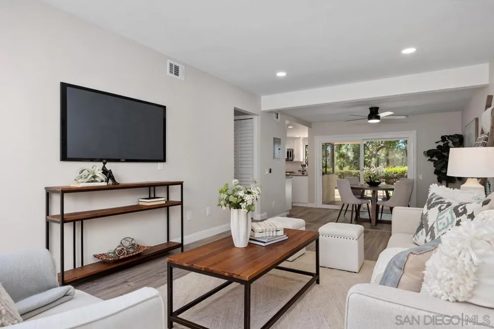 1355 Sun Valley Road Solana Beach, CA 92075