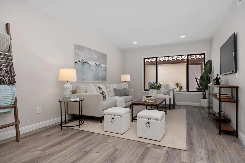 1355 Sun Valley Road Solana Beach, CA 92075