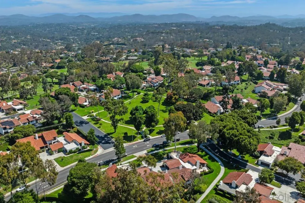 1355 Sun Valley Road Solana Beach, CA 92075