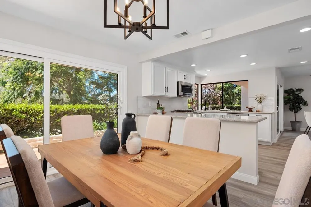 1355 Sun Valley Road Solana Beach, CA 92075