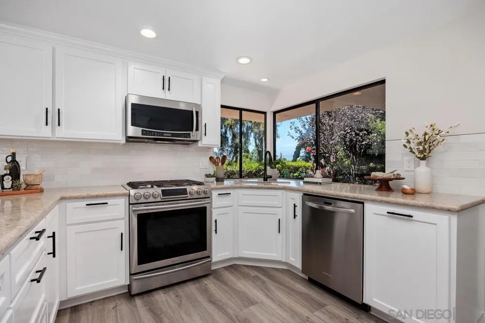 1355 Sun Valley Road Solana Beach, CA 92075