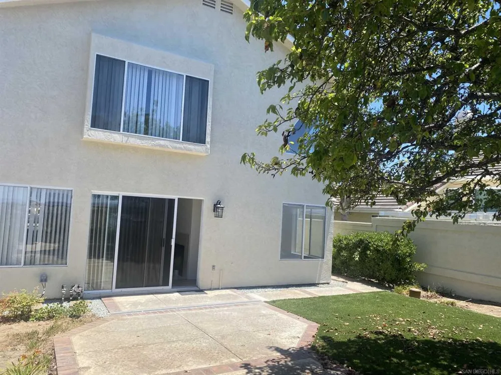 10754 Glendover Ln San Diego, CA 92126