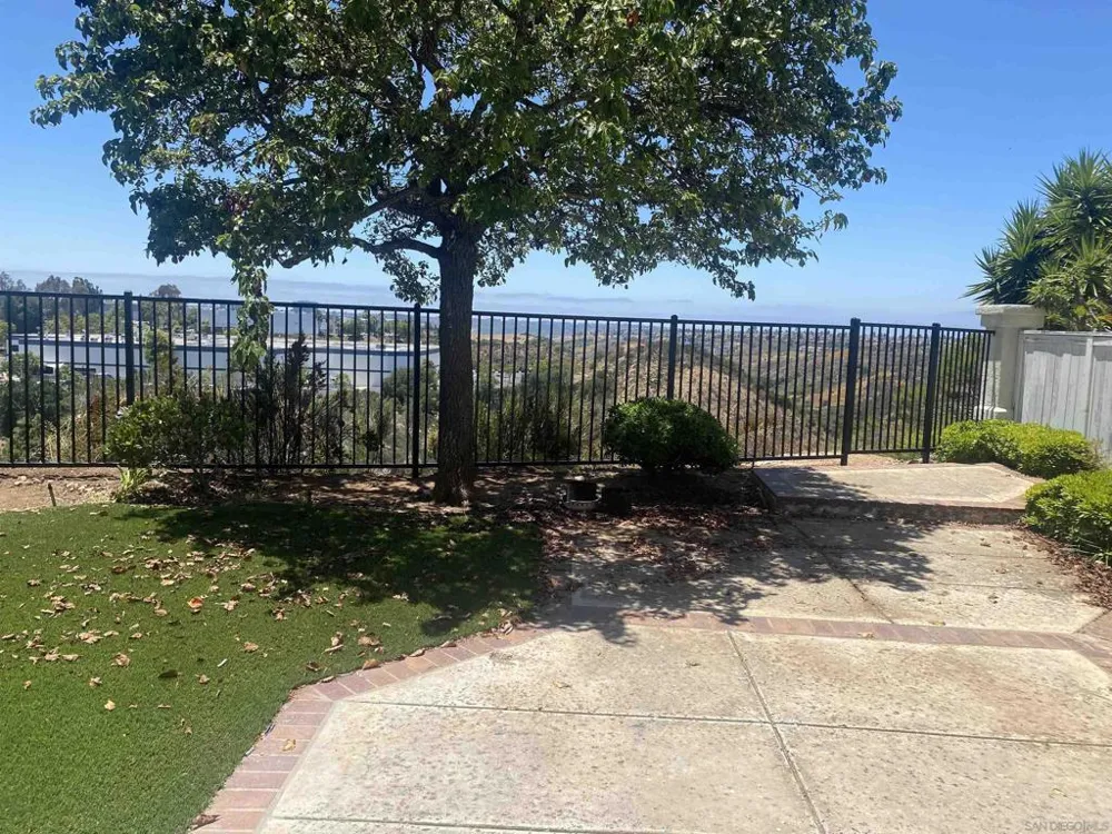 10754 Glendover Ln San Diego, CA 92126