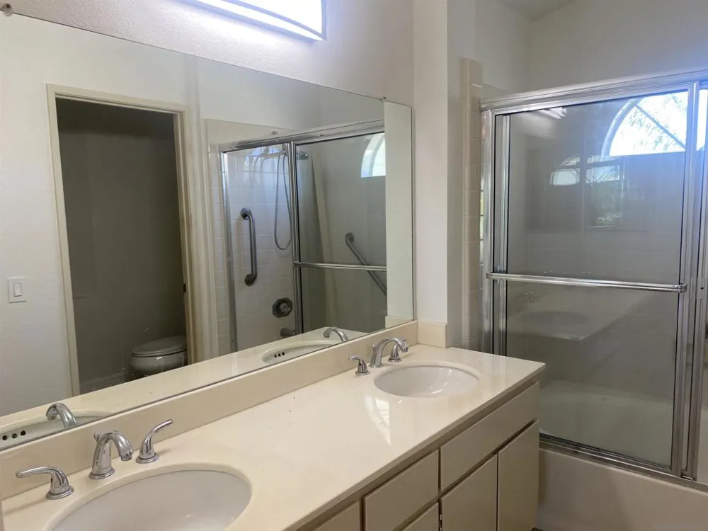 10754 Glendover Ln San Diego, CA 92126
