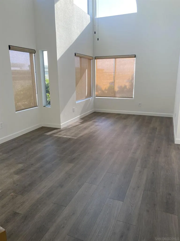 10754 Glendover Ln San Diego, CA 92126