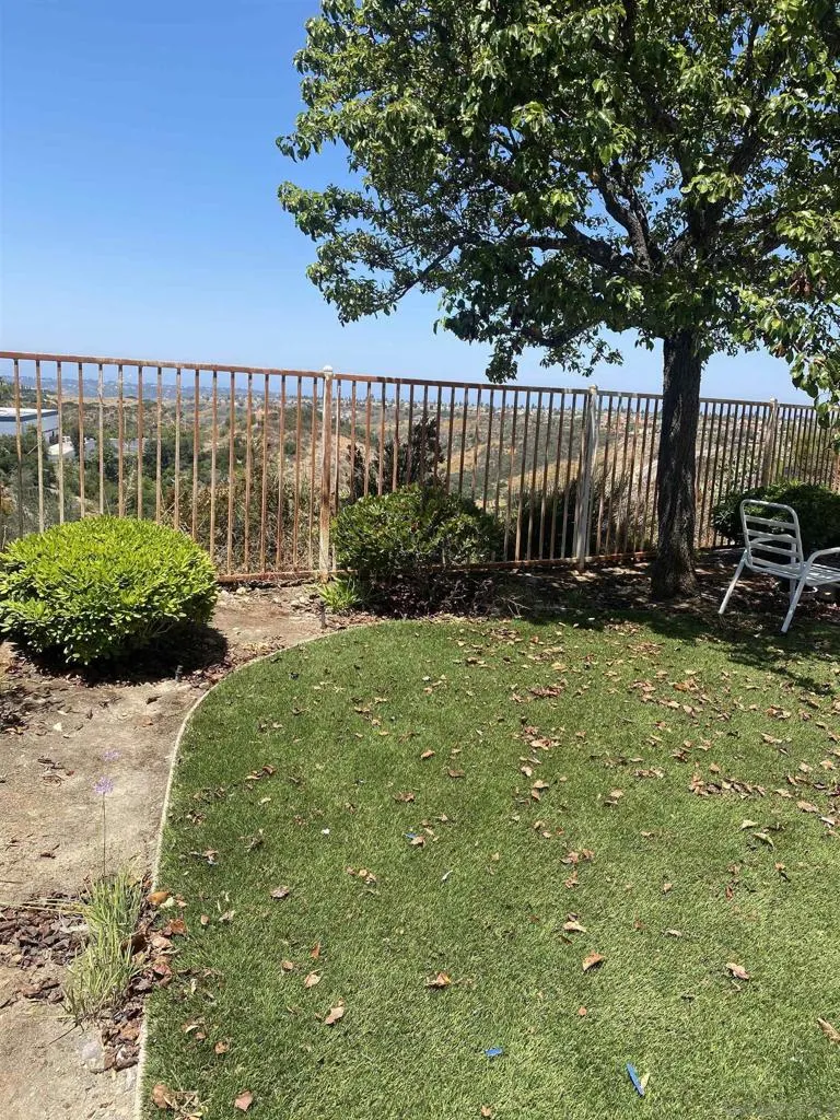 10754 Glendover Ln San Diego, CA 92126