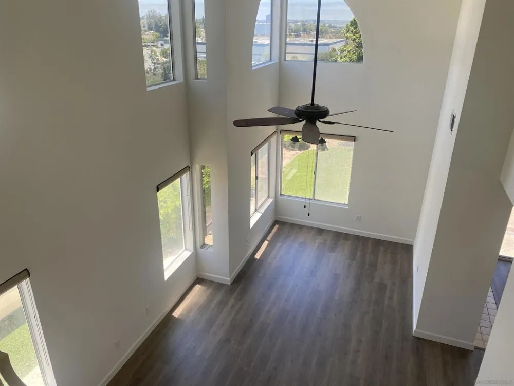 10754 Glendover Ln San Diego, CA 92126