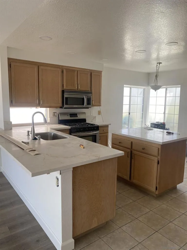 10754 Glendover Ln San Diego, CA 92126