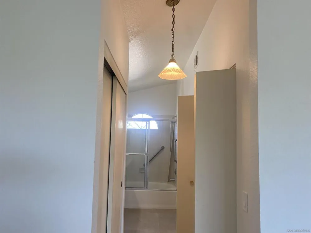 10754 Glendover Ln San Diego, CA 92126