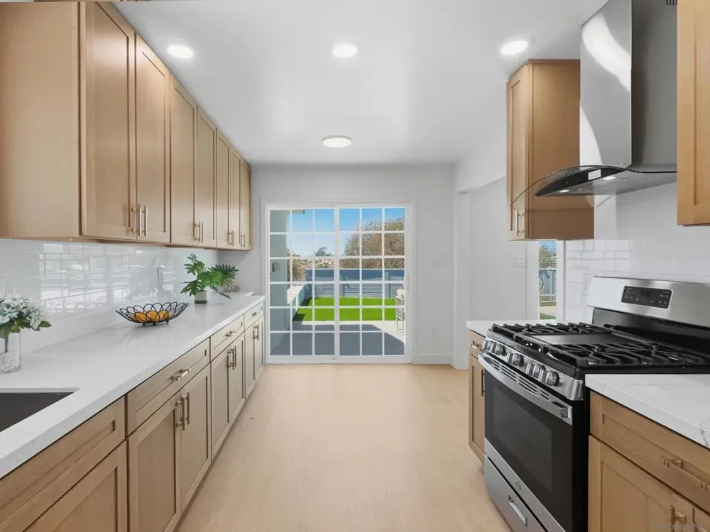 311 Rosebud Lane San Diego, CA 92114