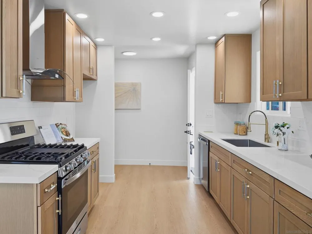 311 Rosebud Lane San Diego, CA 92114