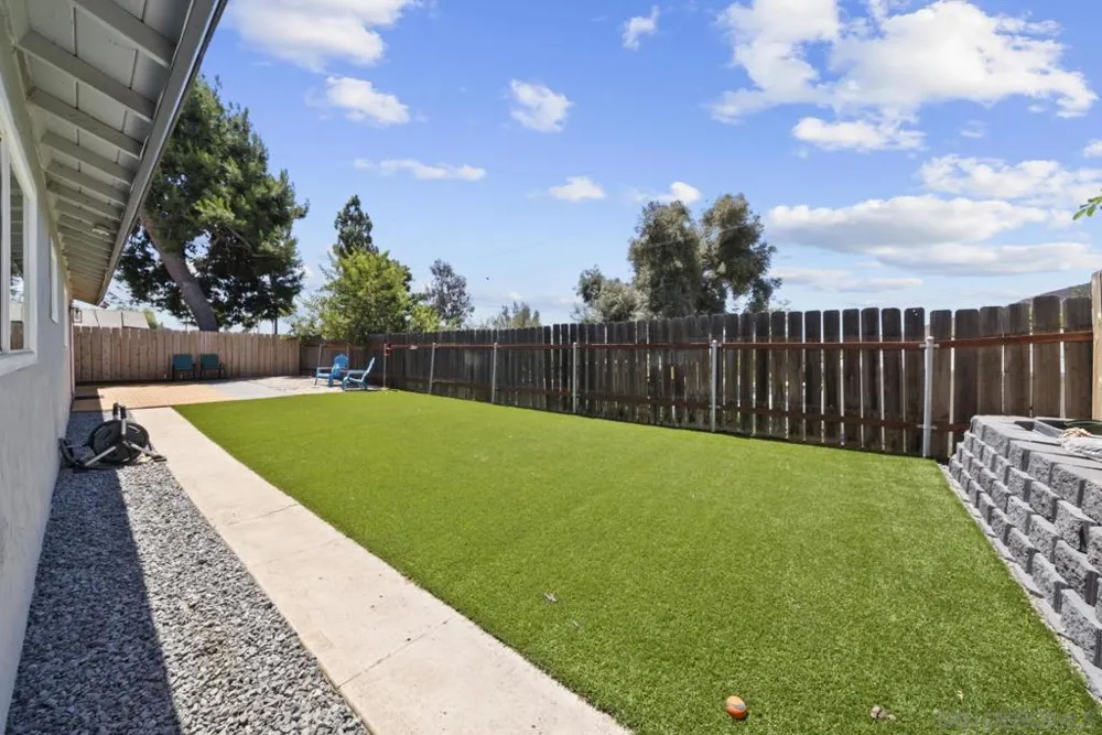 8054 Royal Gardens Pl El Cajon, CA 92021