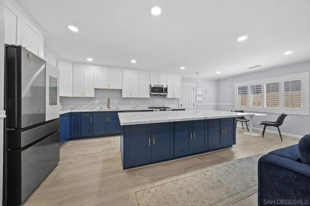 8054 Royal Gardens Pl El Cajon, CA 92021