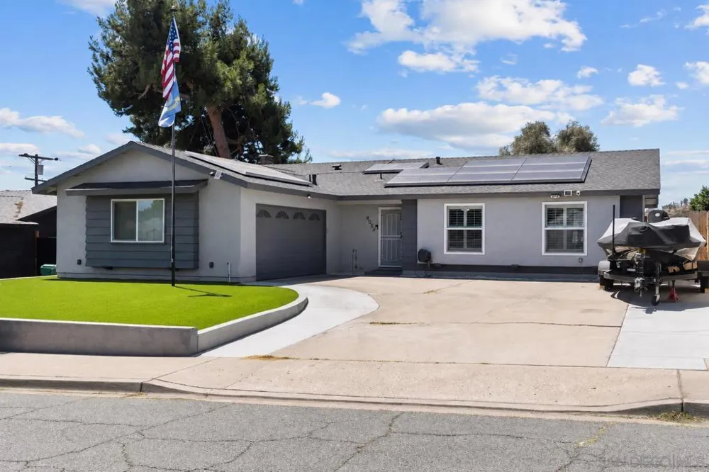 8054 Royal Gardens Pl El Cajon, CA 92021