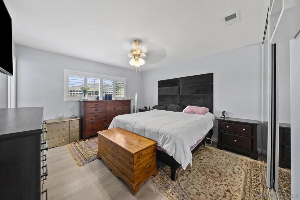 8054 Royal Gardens Pl El Cajon, CA 92021