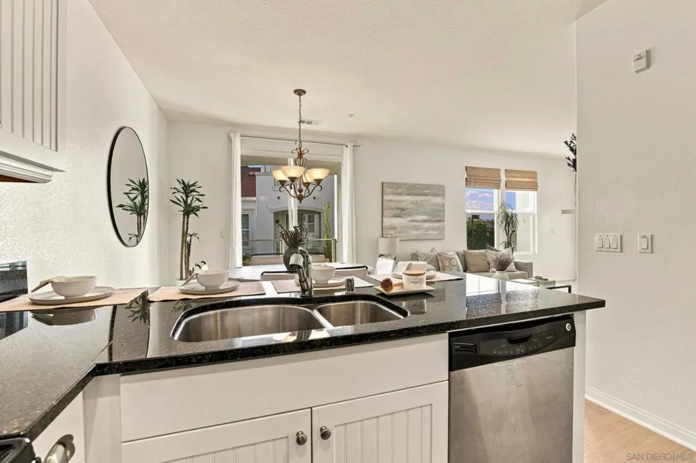 845 Harbor Cliff Way #305 Oceanside, CA 92054