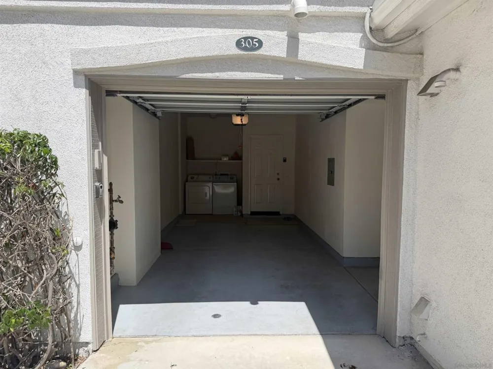 845 Harbor Cliff Way #305 Oceanside, CA 92054