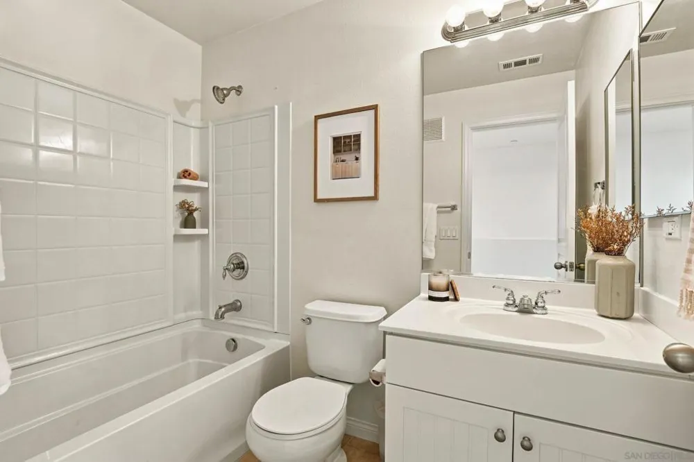 845 Harbor Cliff Way #305 Oceanside, CA 92054