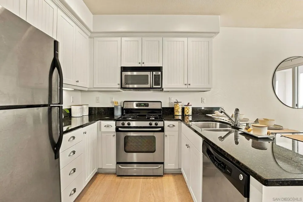 845 Harbor Cliff Way #305 Oceanside, CA 92054