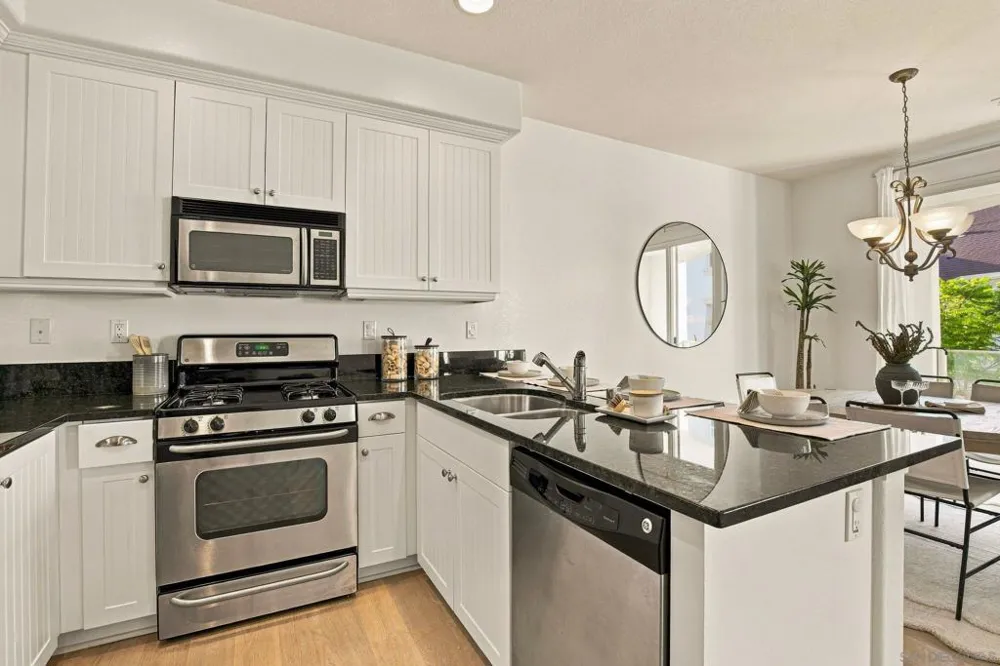 845 Harbor Cliff Way #305 Oceanside, CA 92054