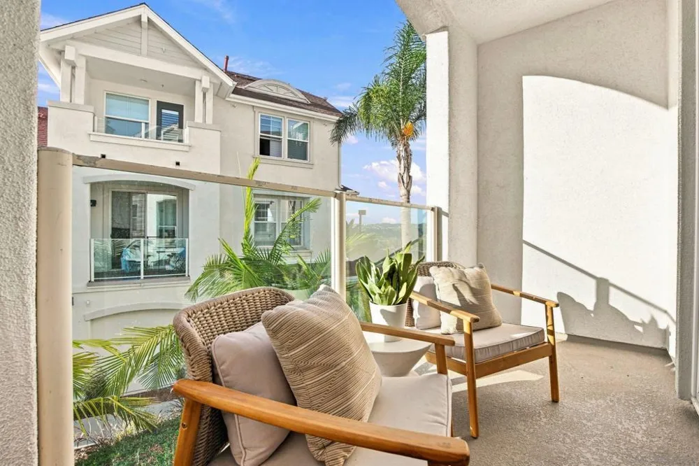845 Harbor Cliff Way #305 Oceanside, CA 92054