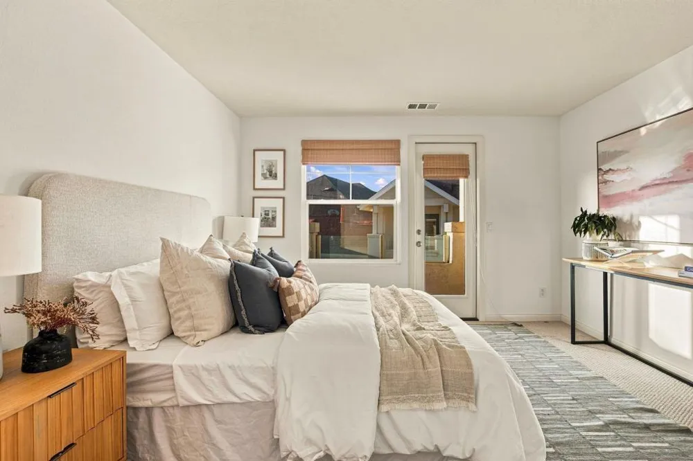 845 Harbor Cliff Way #305 Oceanside, CA 92054
