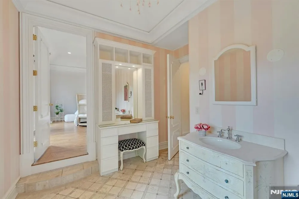 501 Timberline Drive Franklin Lakes, NJ 07417