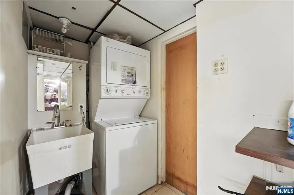 34 Pennington Avenue Passaic, NJ 07055