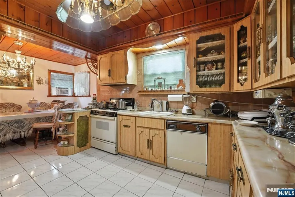 34 Pennington Avenue Passaic, NJ 07055