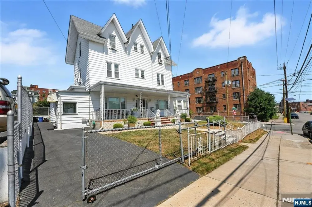 34 Pennington Avenue Passaic, NJ 07055