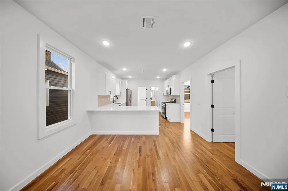 319 William Street 2 Harrison, NJ 07029
