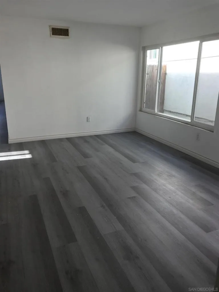 3225 Logan Ave San Diego, CA 92113