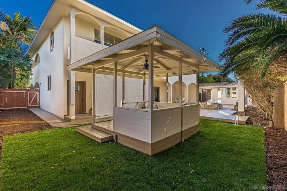 1280 Santa Fe Dr Encinitas, CA 92024