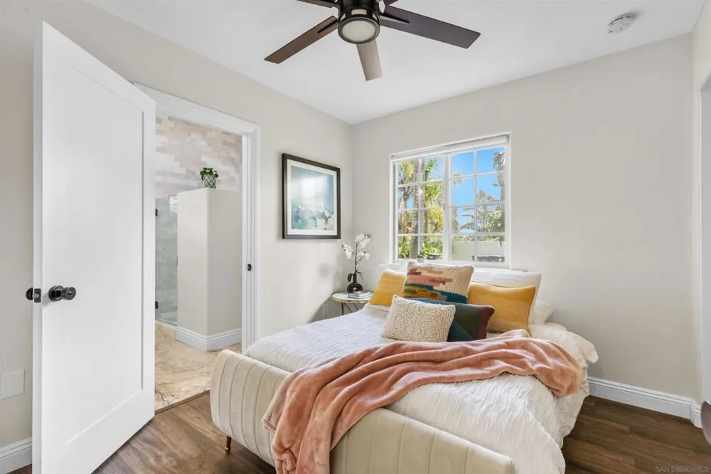 1280 Santa Fe Dr Encinitas, CA 92024