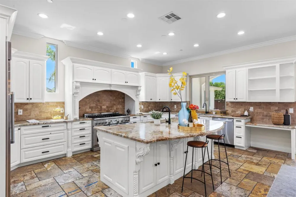 1280 Santa Fe Dr Encinitas, CA 92024