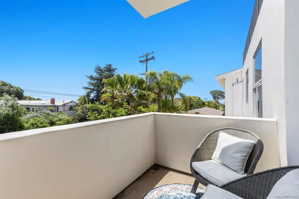 1280 Santa Fe Dr Encinitas, CA 92024
