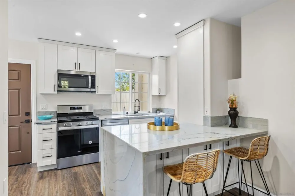 1280 Santa Fe Dr Encinitas, CA 92024