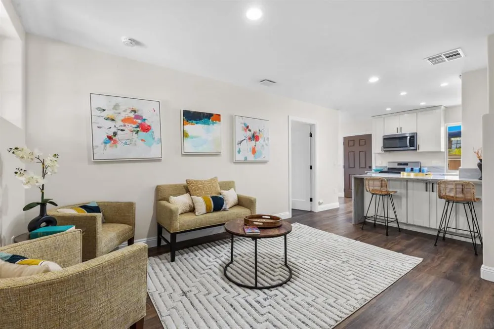 1280 Santa Fe Dr Encinitas, CA 92024