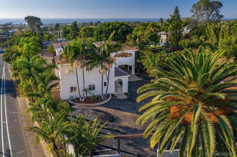 1280 Santa Fe Dr Encinitas, CA 92024