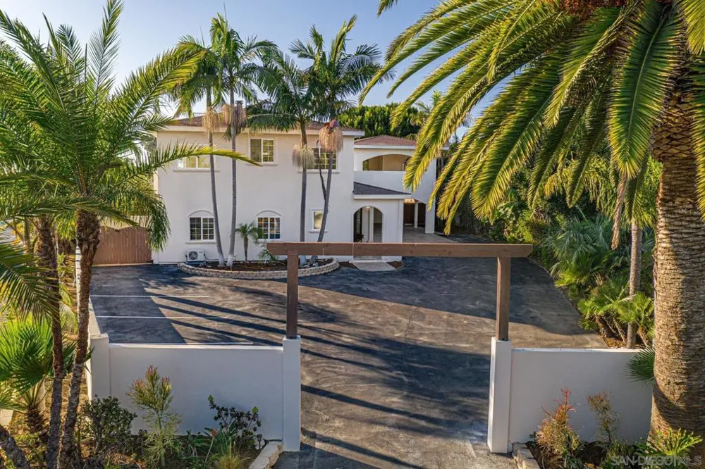 1280 Santa Fe Dr Encinitas, CA 92024