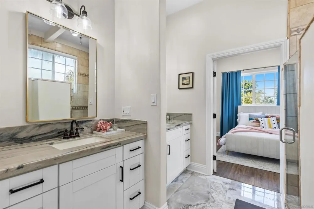 1280 Santa Fe Dr Encinitas, CA 92024