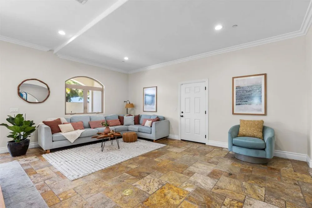 1280 Santa Fe Dr Encinitas, CA 92024