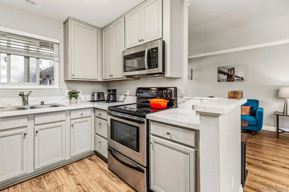 1756 Essex St. #311 San Diego, CA 92103