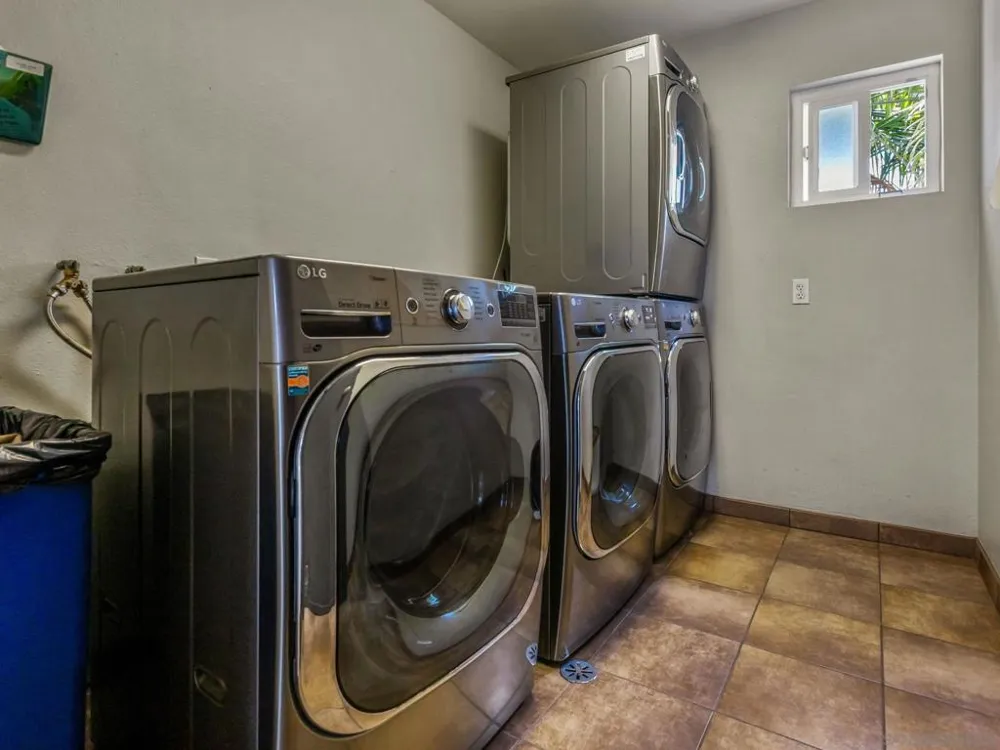 1756 Essex St. #311 San Diego, CA 92103