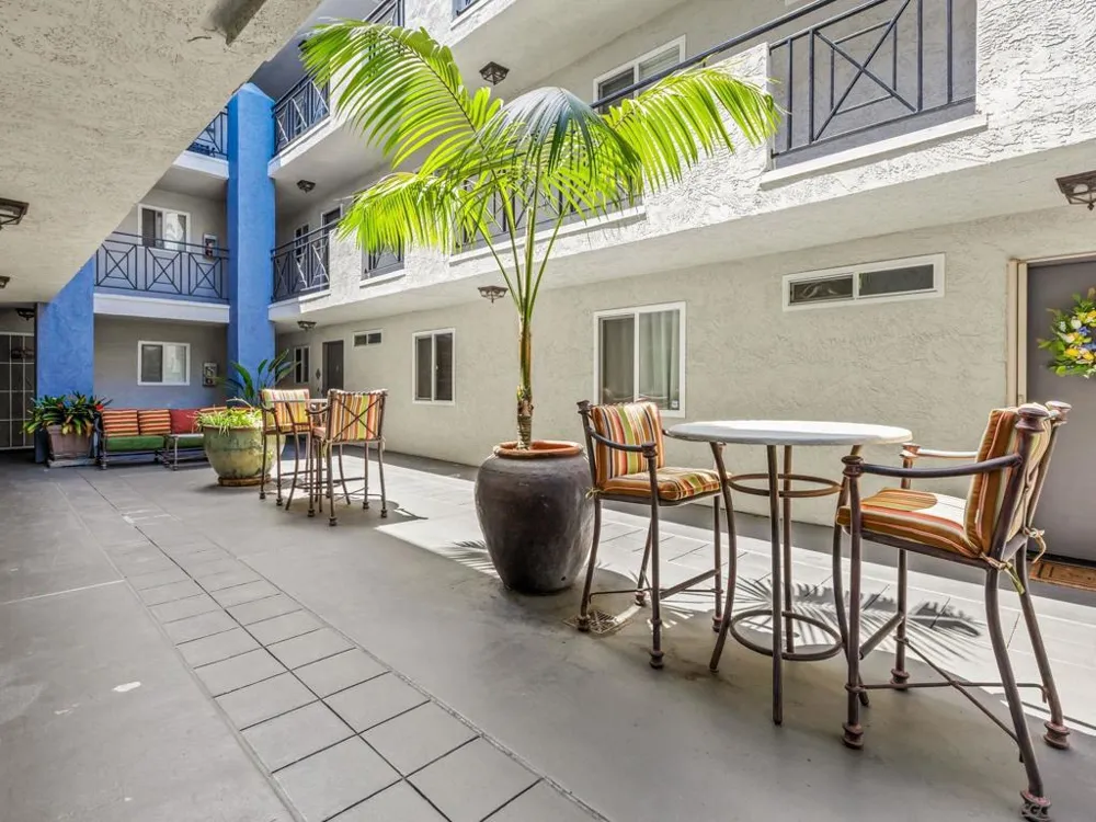 1756 Essex St. #311 San Diego, CA 92103