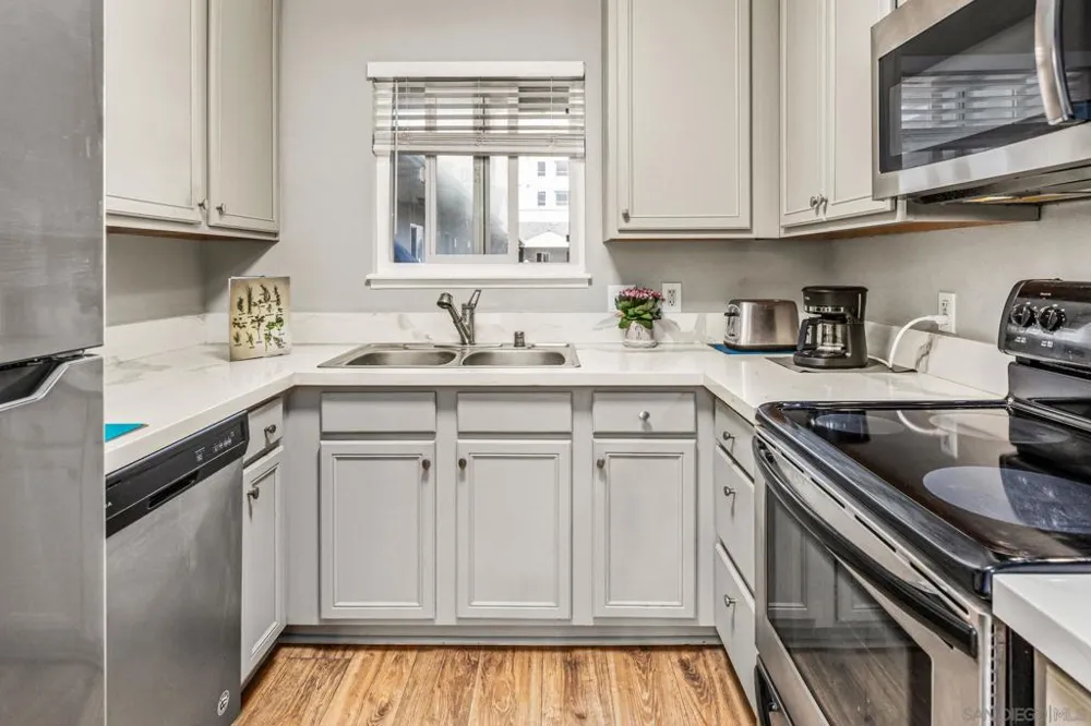 1756 Essex St. #311 San Diego, CA 92103
