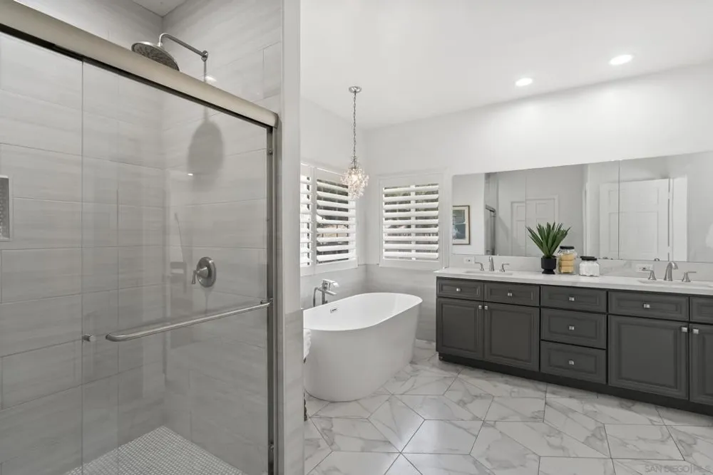 1696 Gil Way Vista, CA 92084