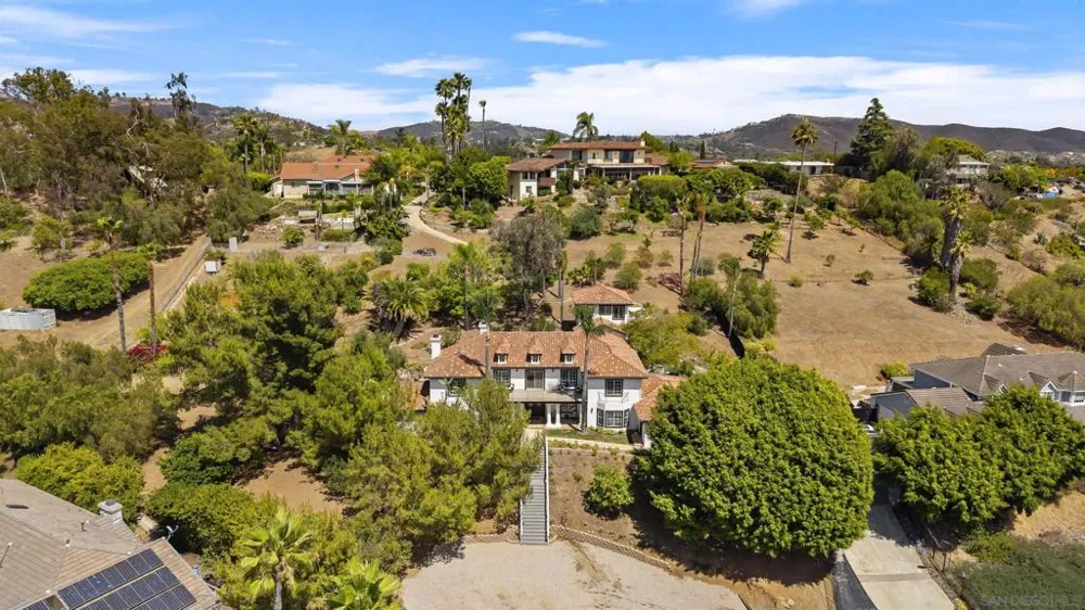 1696 Gil Way Vista, CA 92084