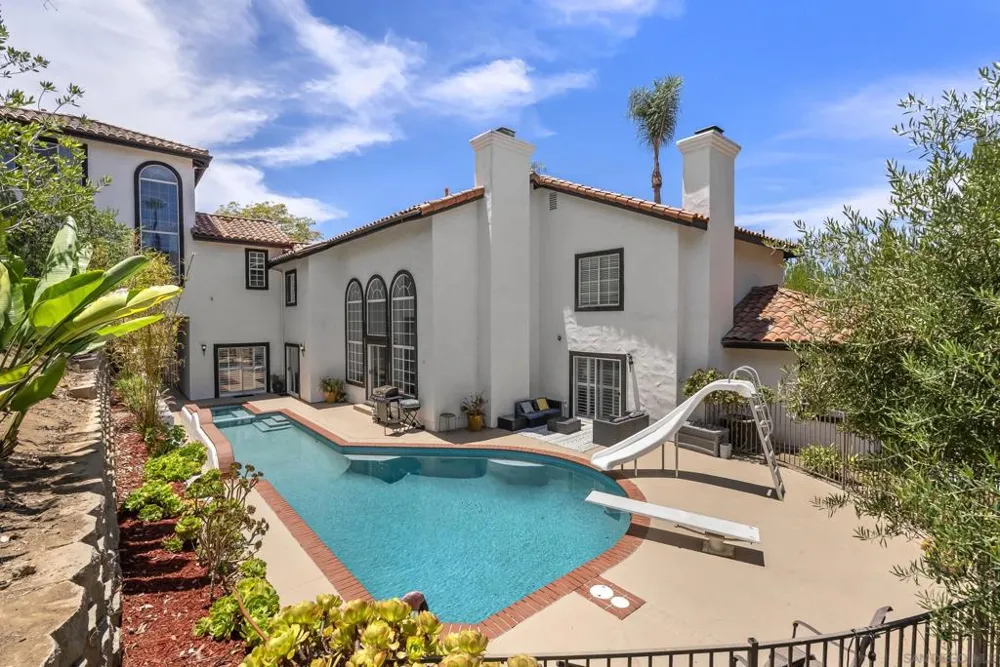1696 Gil Way Vista, CA 92084